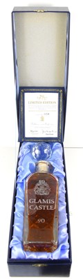 Lot 106 - A limited edition Glamis Castle 25yr old...