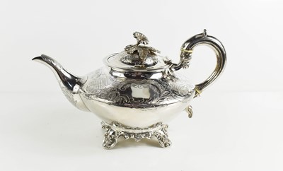 Lot 291 - A fine Georgian silver teapot, London 1843,...