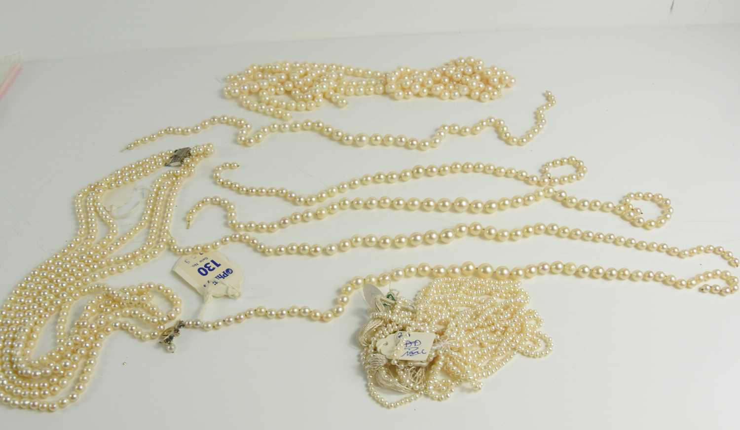 Lot 295 - A selection of pearl necklaces, to include a...