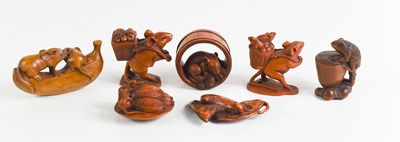 Lot 238 - A group of Japanese carved Inro beads /...