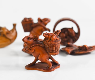 Lot 238 - A group of Japanese carved Inro beads /...