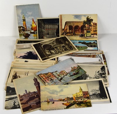 Lot 195 - A group of vintage postcards, mostly Italian...