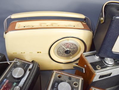 Lot 81 - A collection of fifteen transistor radios,...