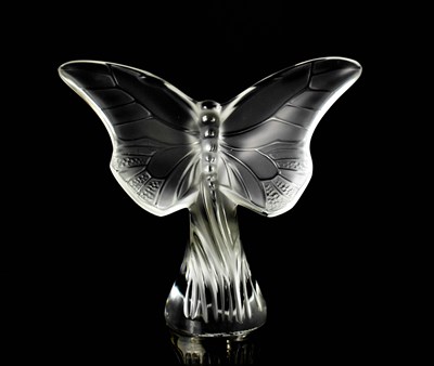 Lot 150 - A Lalique frosted glass paperweight in the...