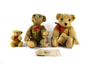 Lot 586 - A Steiff replica 1909 jointed bear, together...