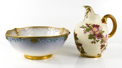 Lot 133 - A Royal Worcester bowl, numbered 1522 to the...