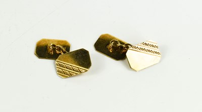 Lot 122 - A pair of gentleman's 9ct gold chain link...